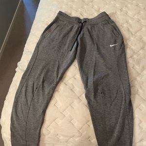 Nike joggers with pockets heather grey
